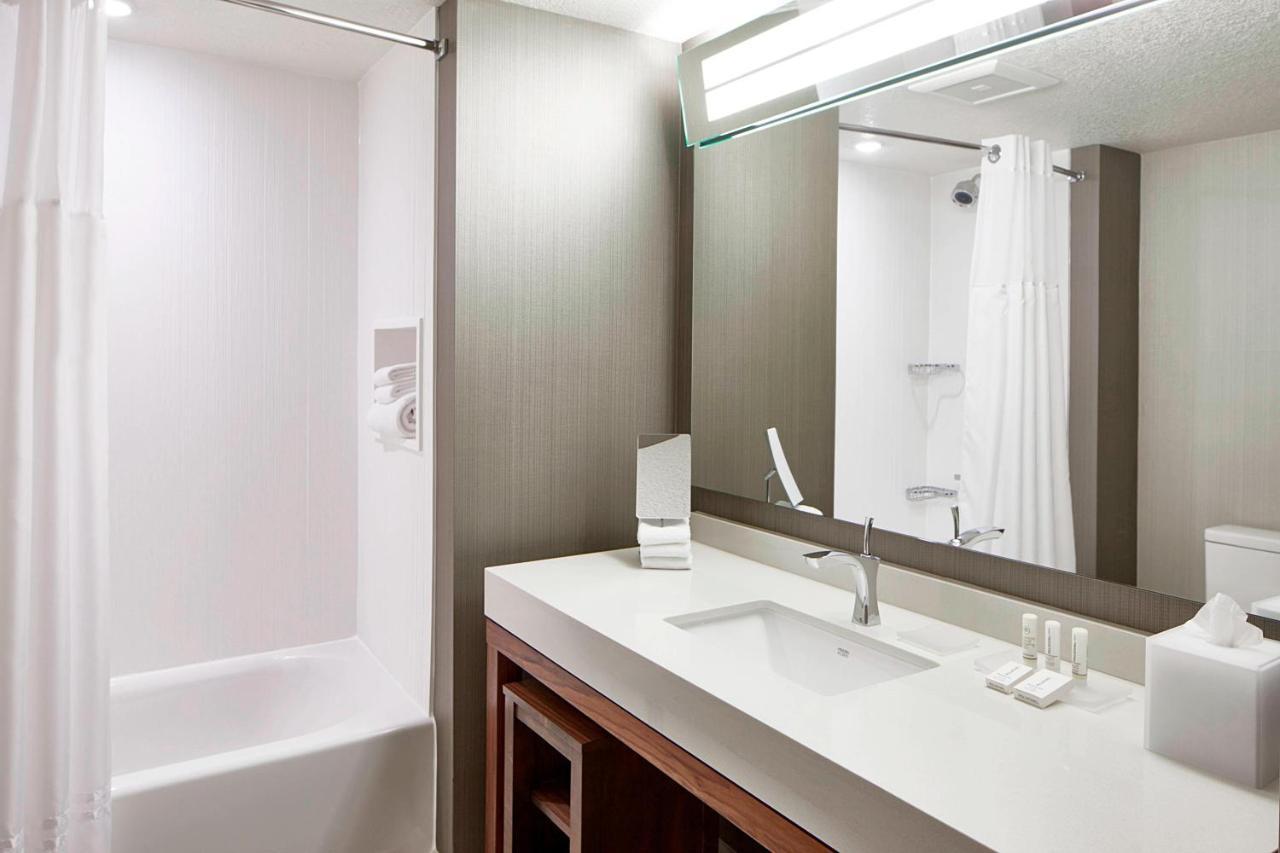 Courtyard By Marriott Minneapolis West Saint Louis Park Bagian luar foto