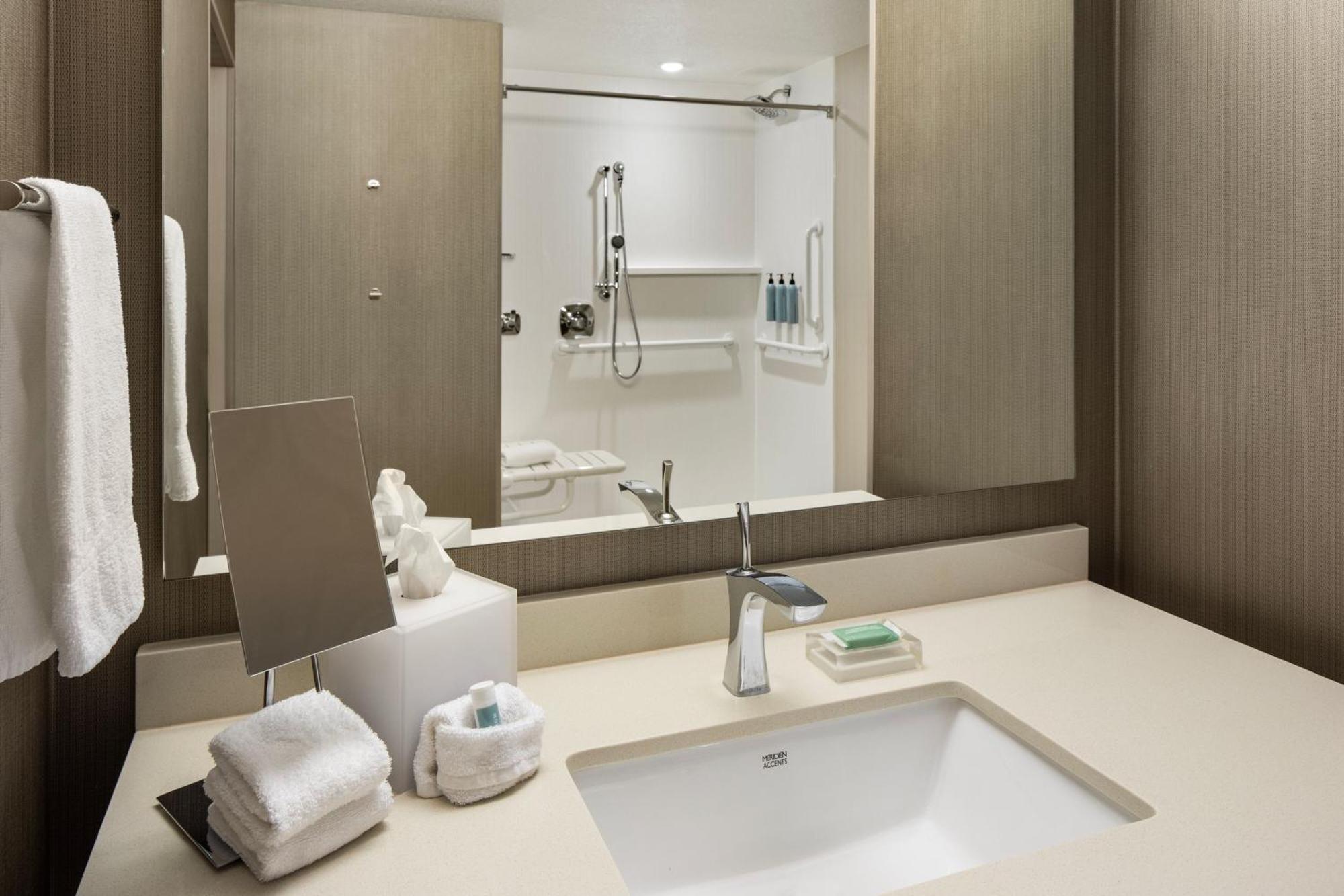 Courtyard By Marriott Minneapolis West Saint Louis Park Bagian luar foto