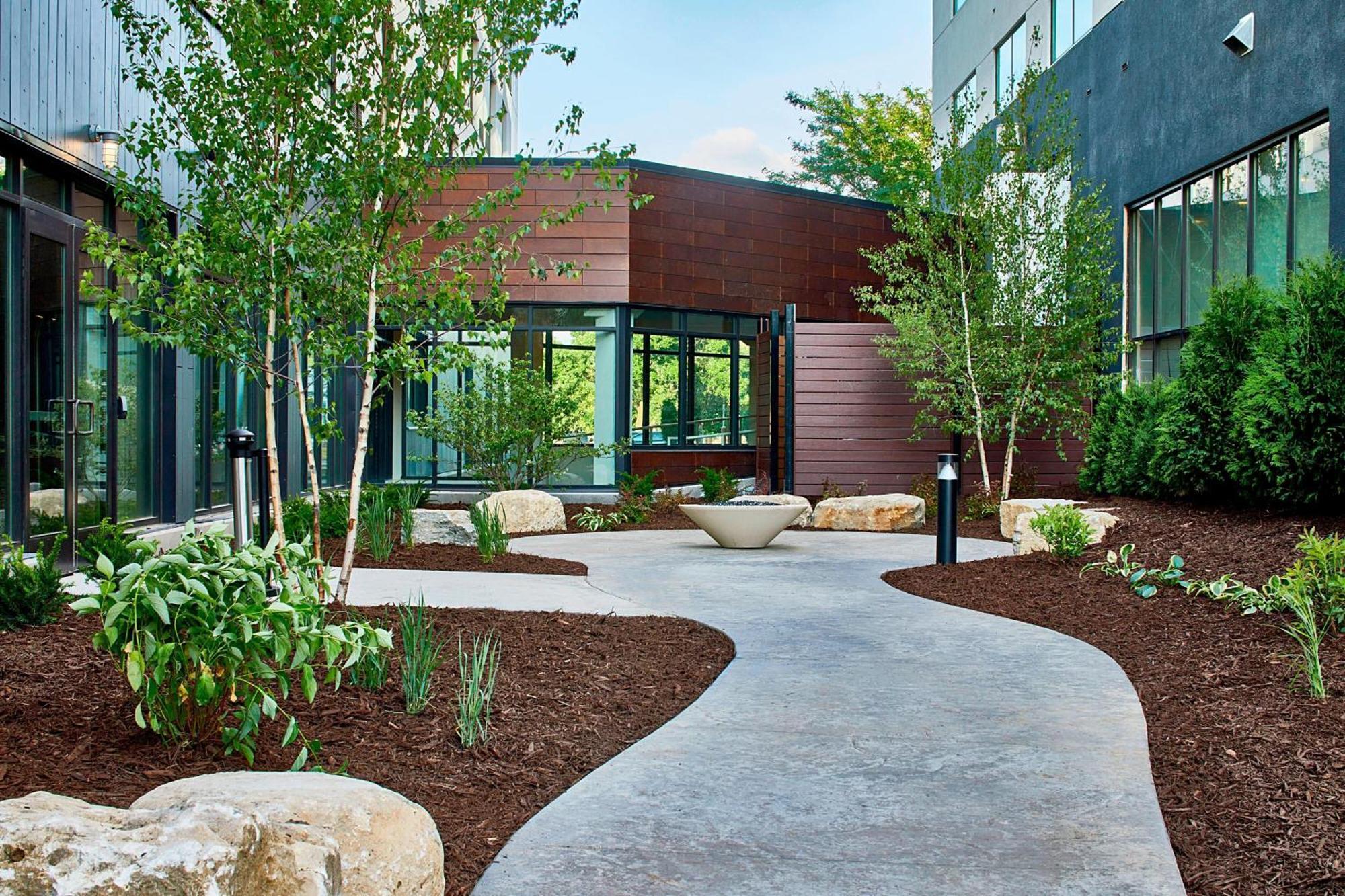 Courtyard By Marriott Minneapolis West Saint Louis Park Bagian luar foto