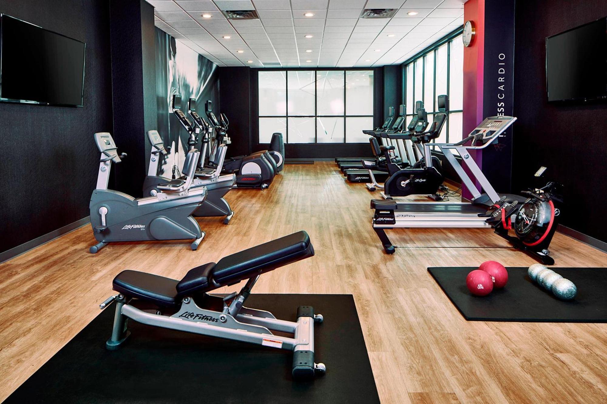 Courtyard By Marriott Minneapolis West Saint Louis Park Bagian luar foto